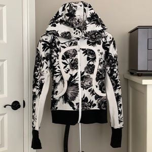 Lululemon Scuba hoodie. Excellent condition